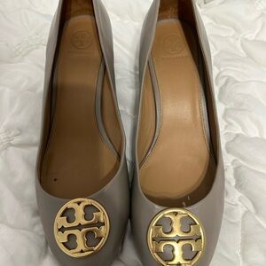 Tory Burch Women's Taupe Leather Flats with Gold Logo